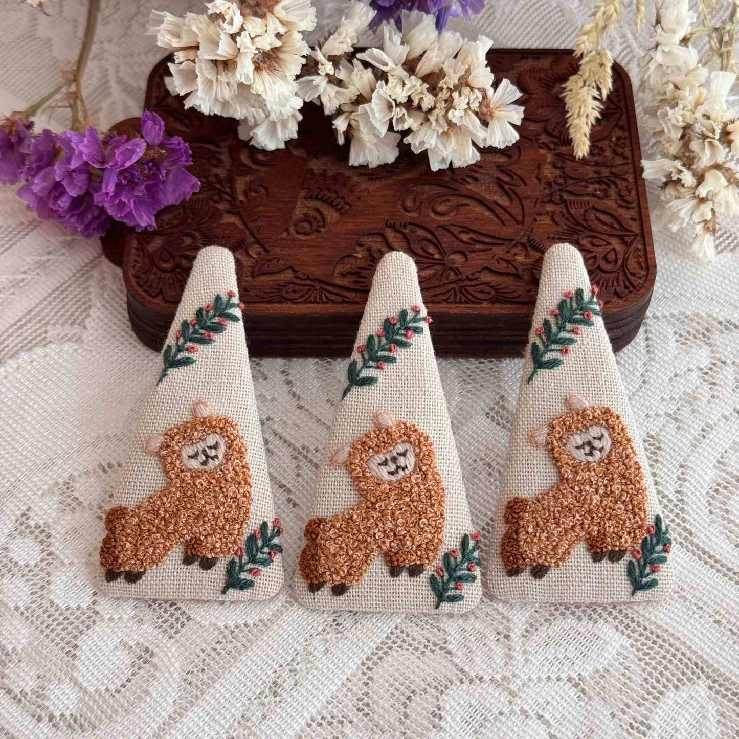 Cozy Alpaca & Floral Branch Hairpin