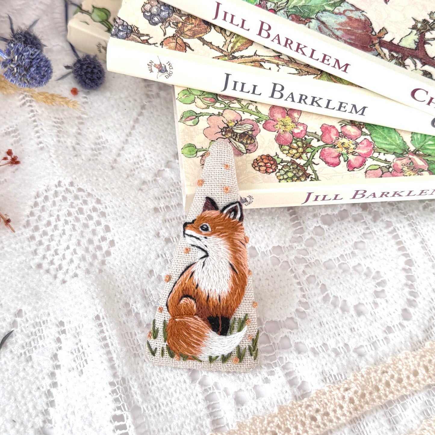 Fox & Grass Tuft
