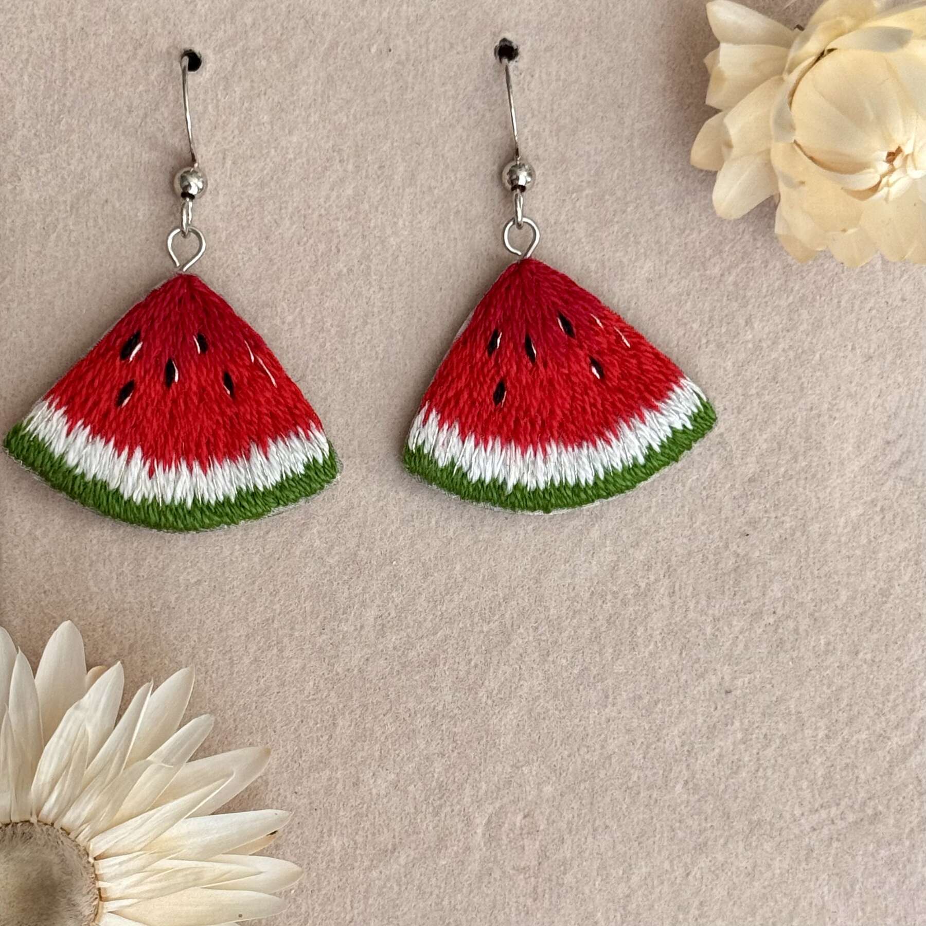 Vesimelonit korvakorut