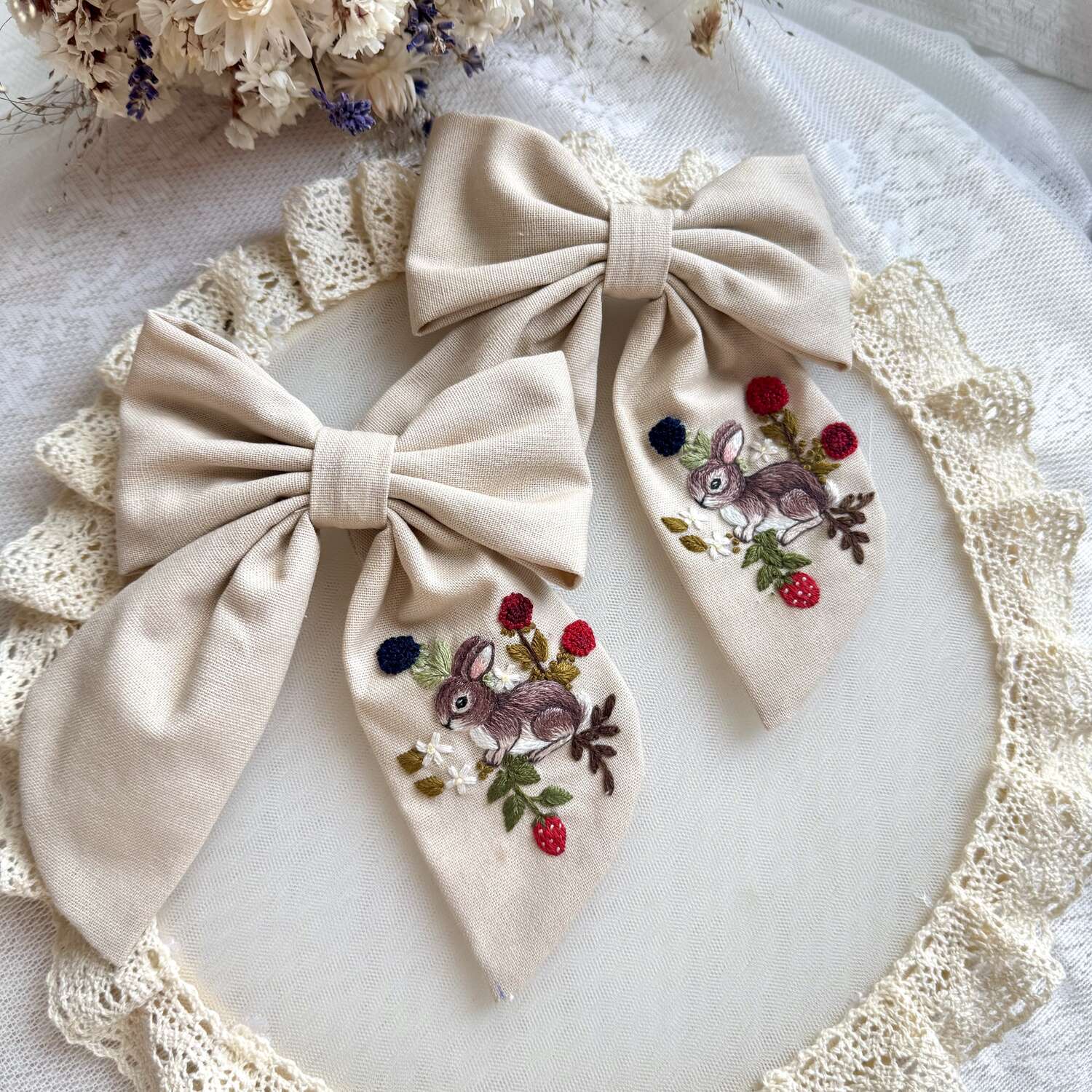 Rabbit in berry bush hair bow 