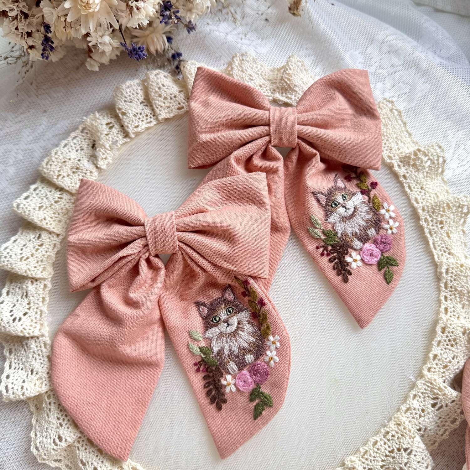 Norwegian forest cat hairbow