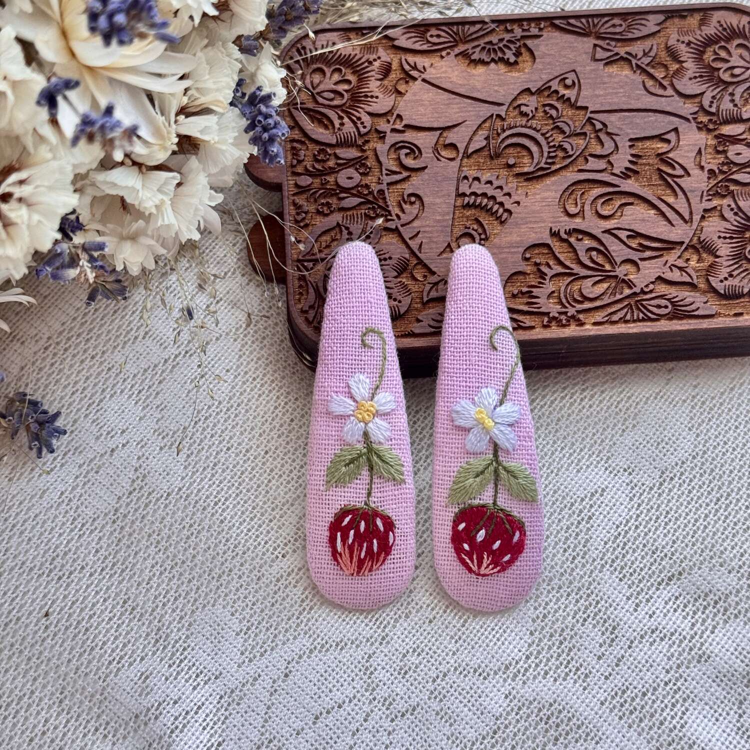 Wild strawberry and flowers hairpins