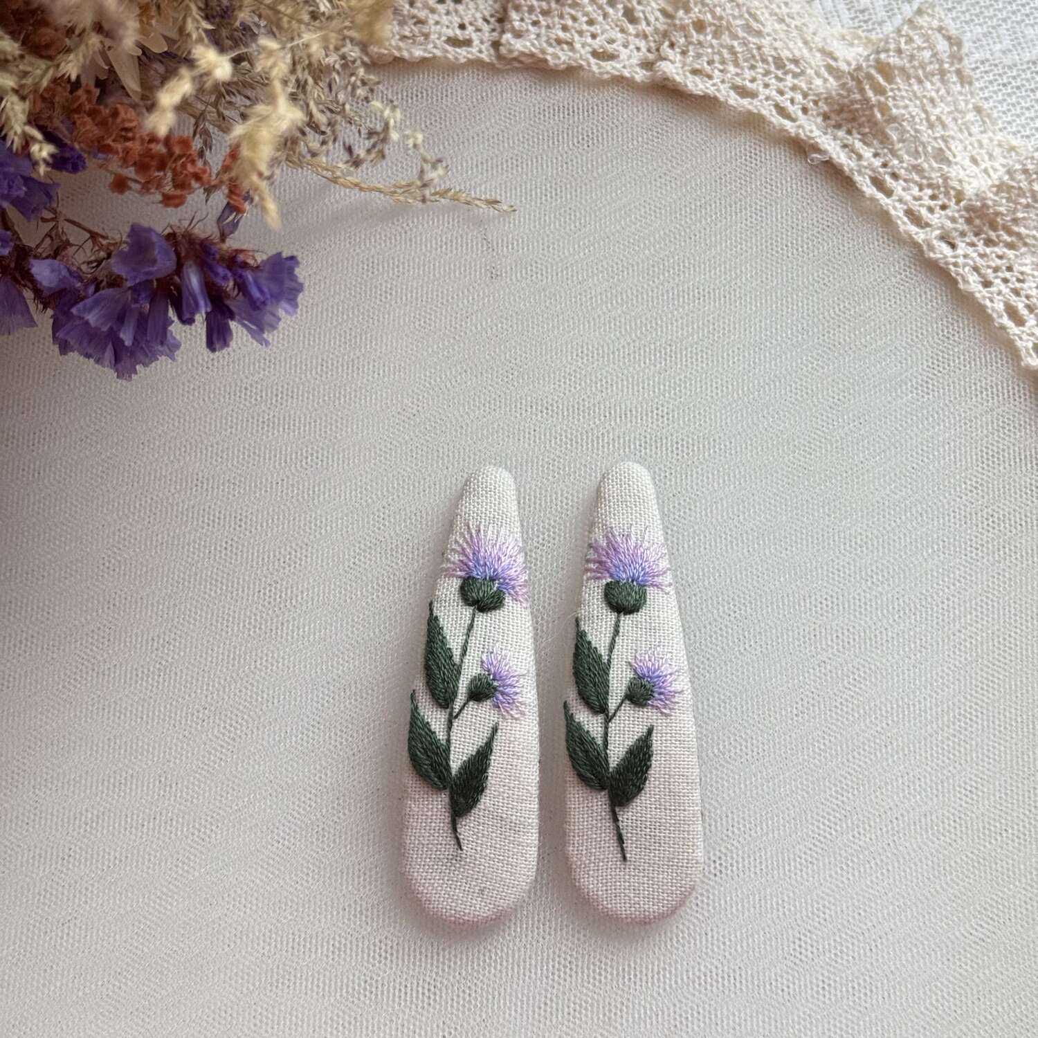 Meadow thistle hairpins