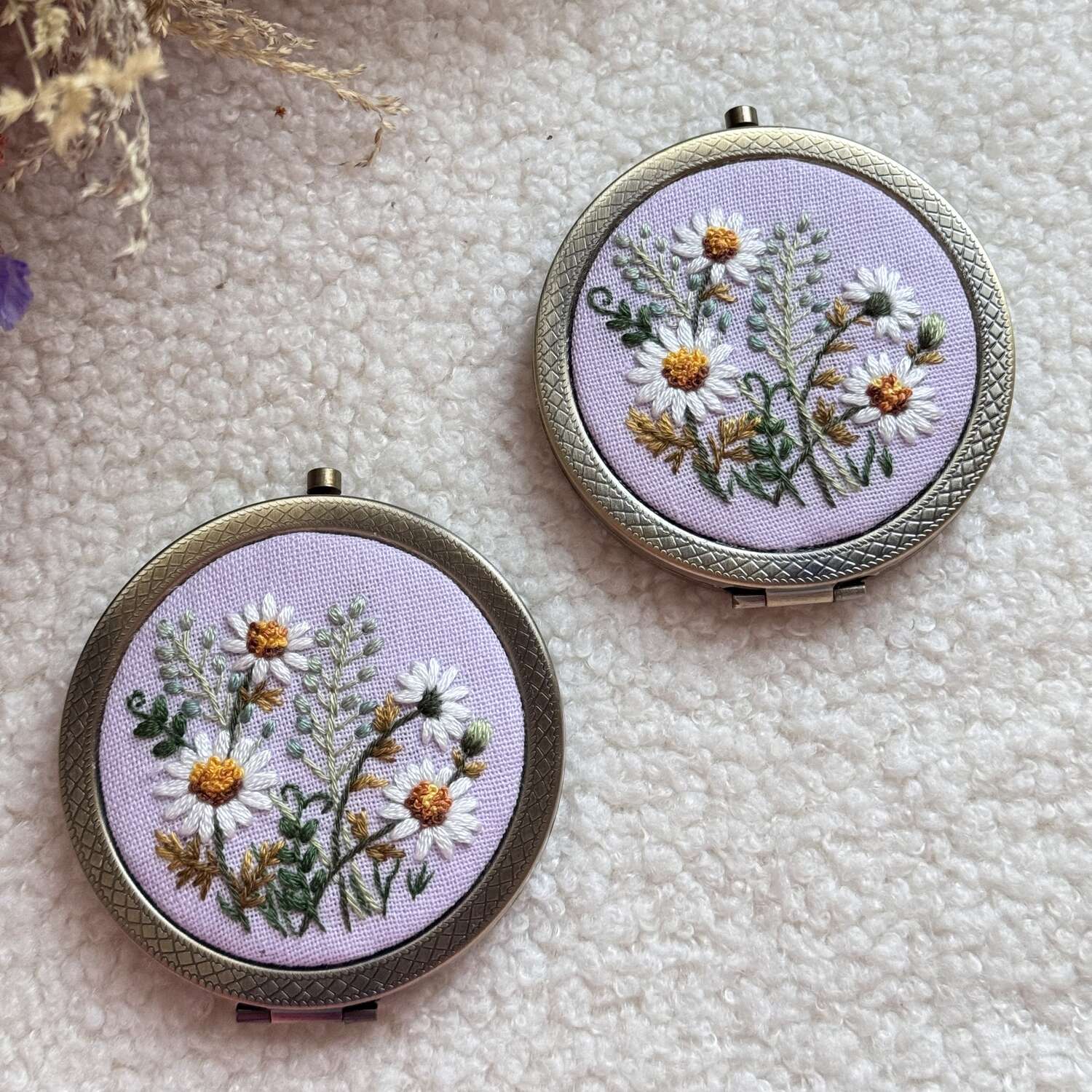 Päivänkakkara taskupeili