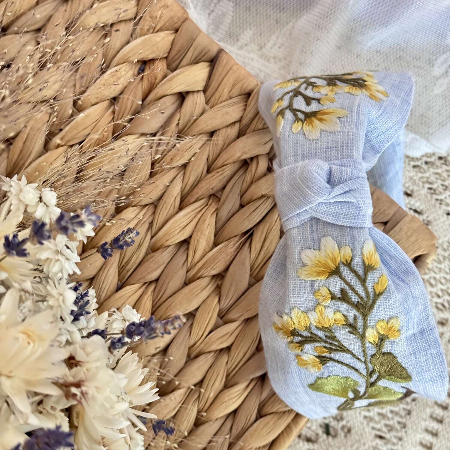 Kevätesikko ja ginkgo turbaanipanta