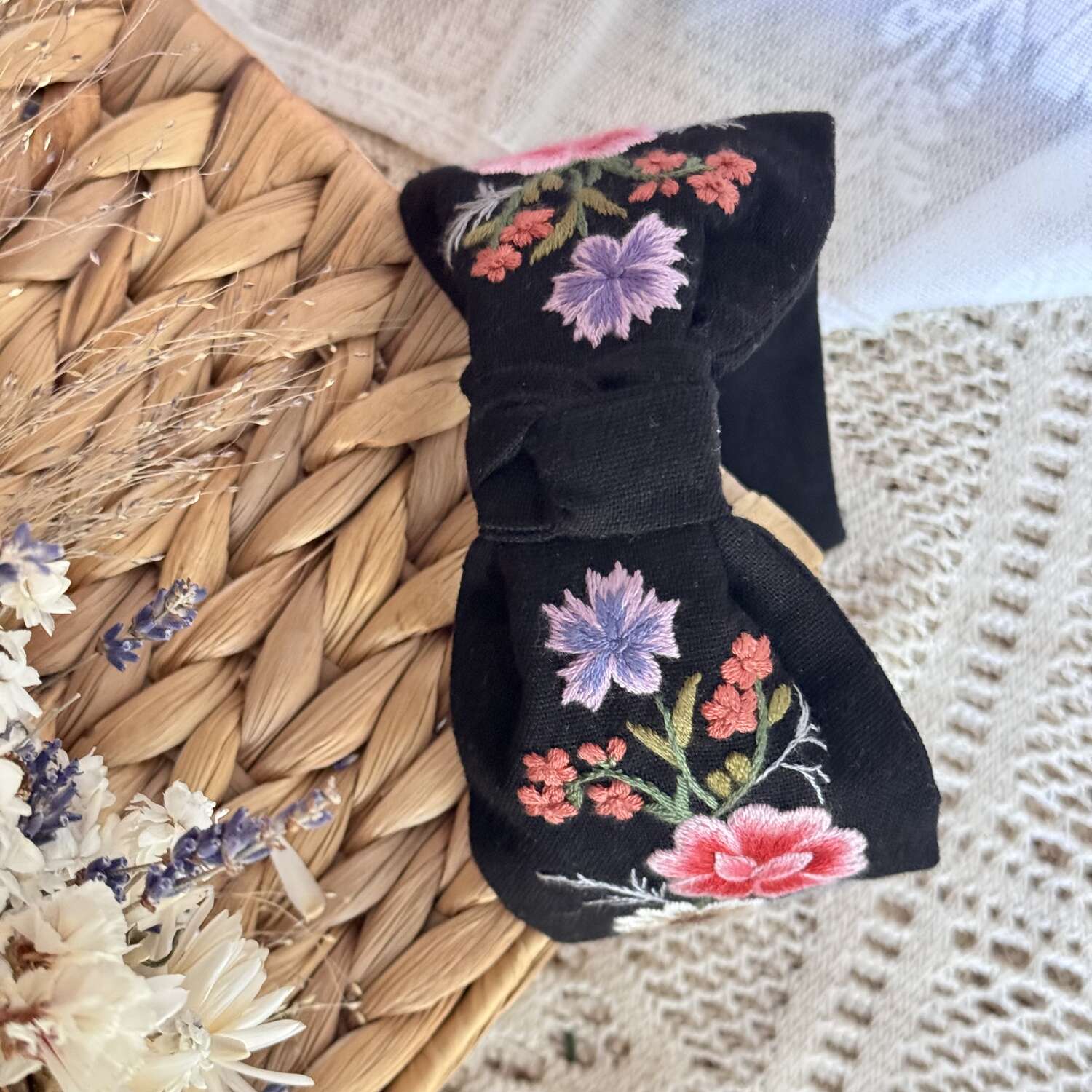 Ruusu ja valkovuokko turbaanipanta