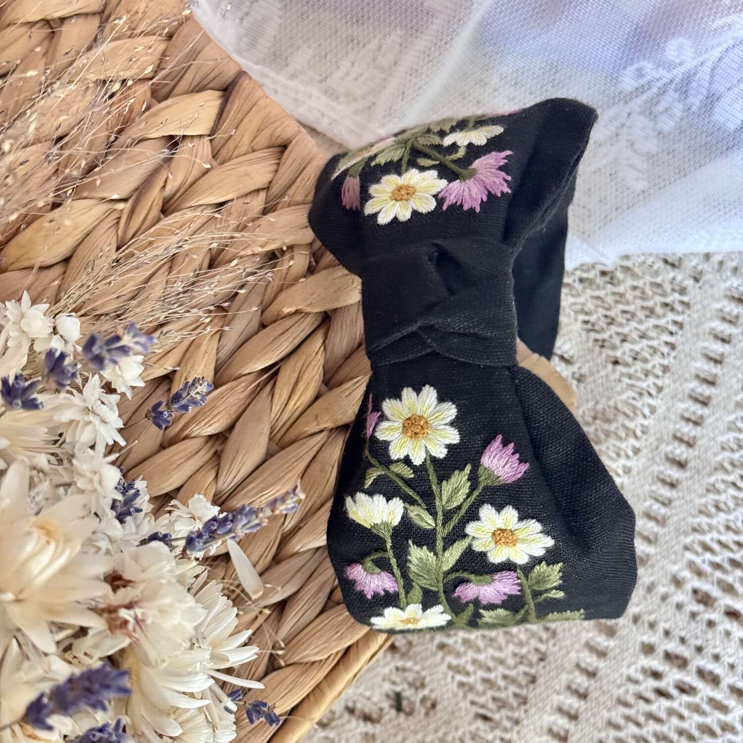 Valkovuokko ja ahdekaunokki turbaanipanta