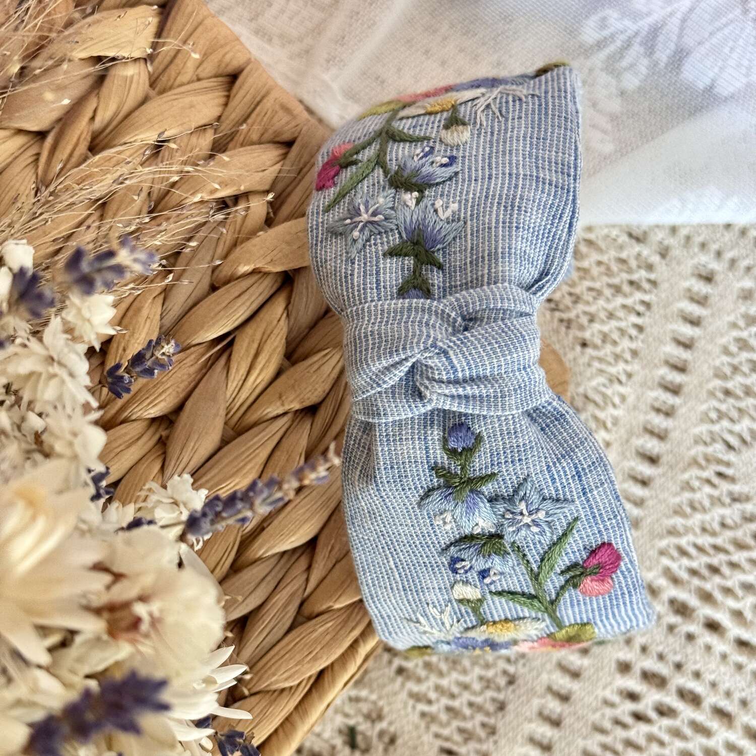 Orvokkikimppu turbaanipanta