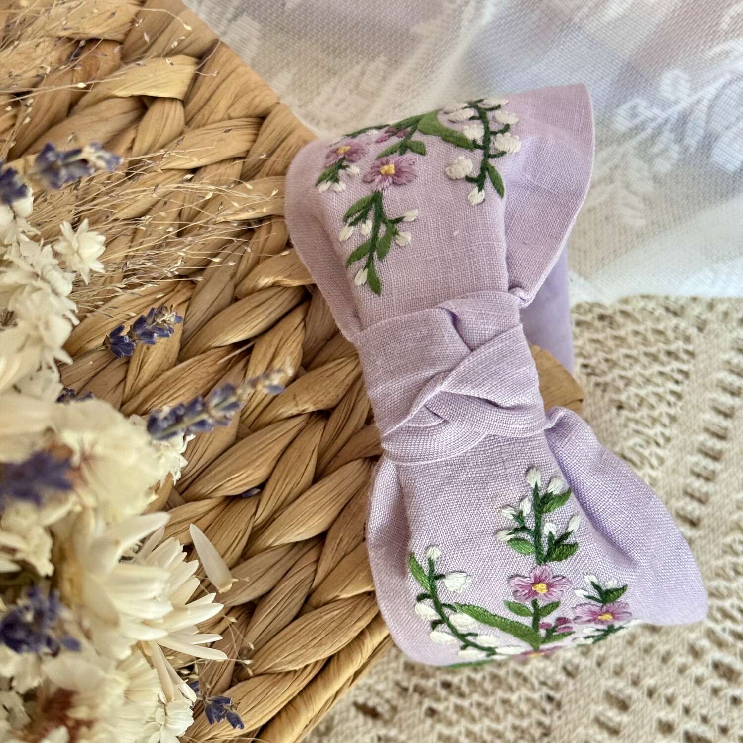 Kielo ja luhtalemmikki turbaanipanta