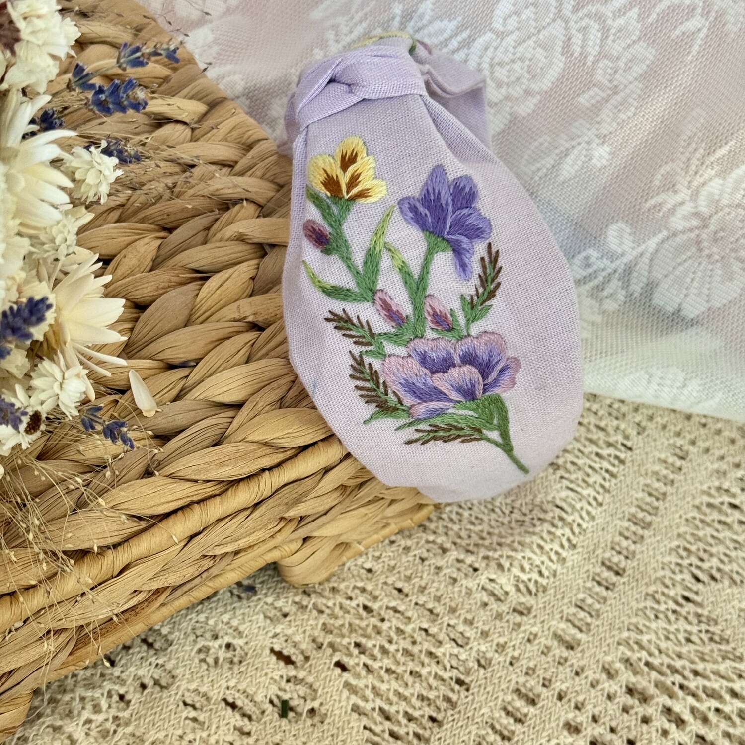 Violetti lilja turbaanipanta