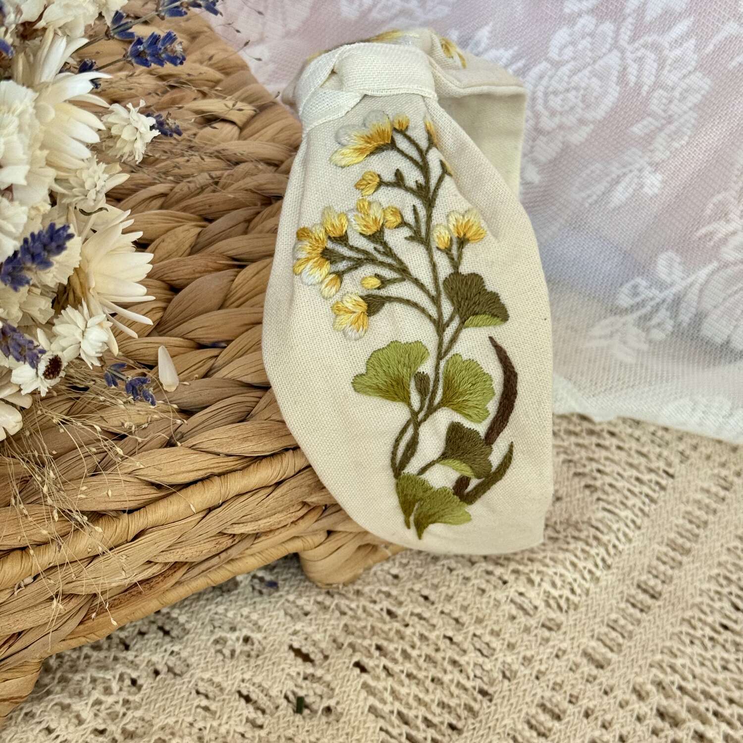 Kevätesikko ja ginkgo turbaanipanta