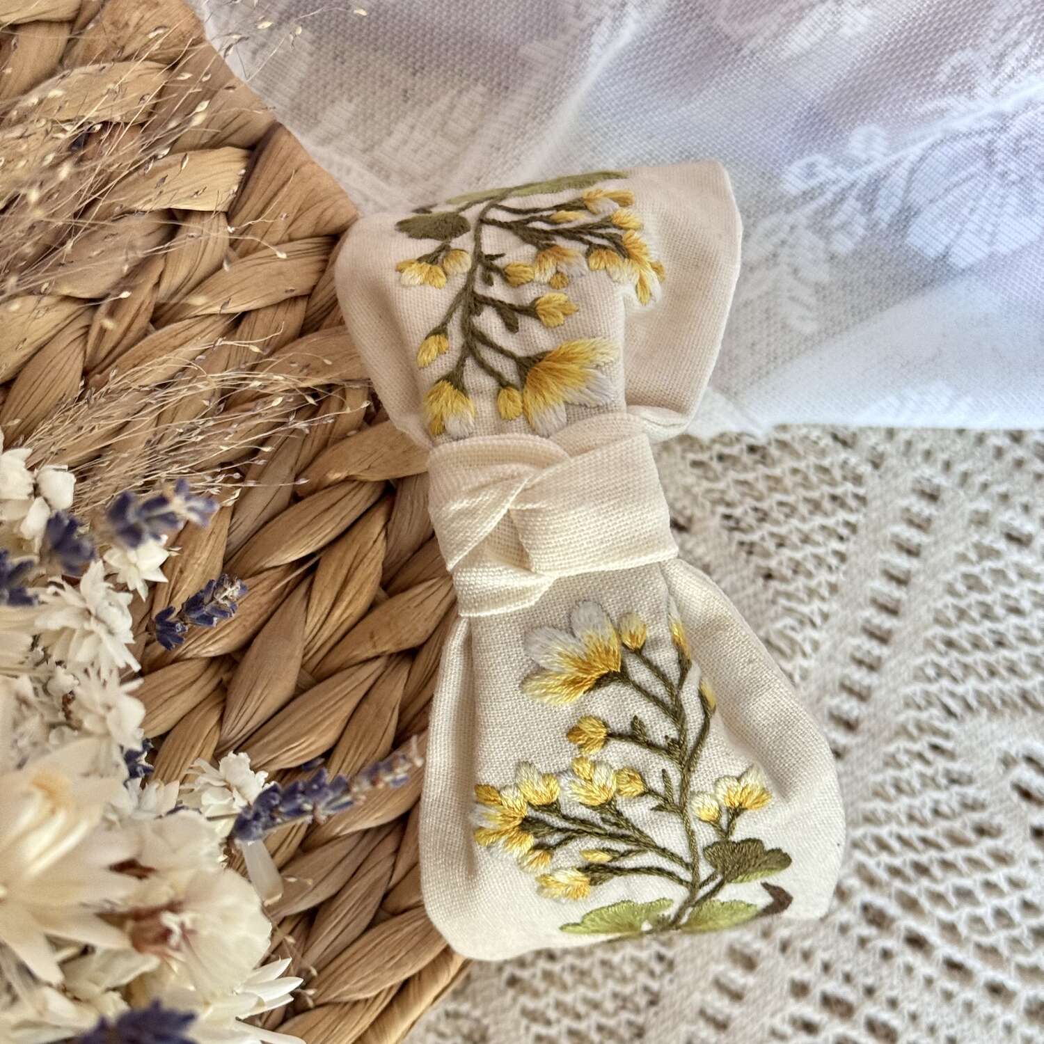 Kevätesikko ja ginkgo turbaanipanta