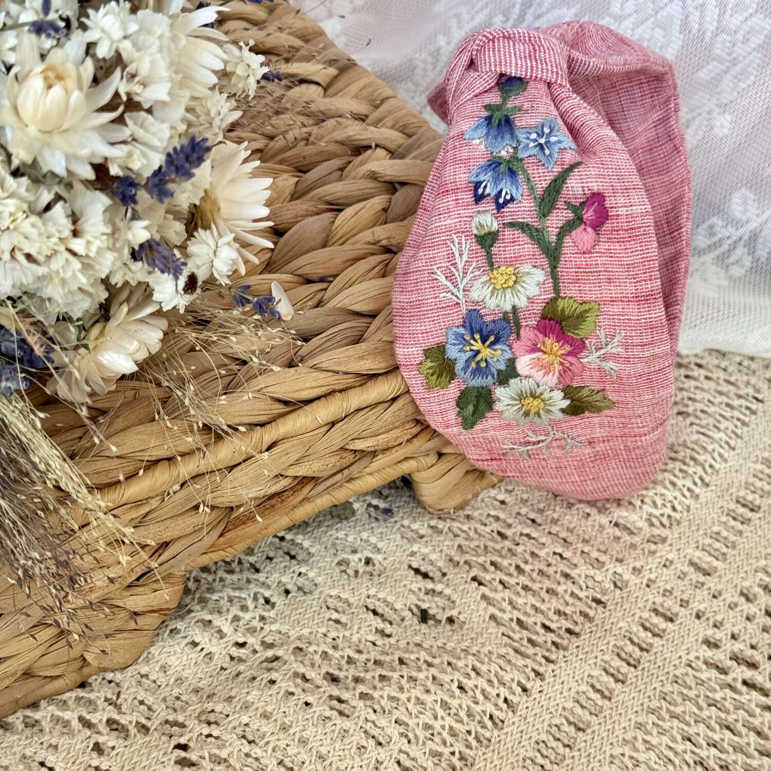 Orvokkikimppu turbaanipanta