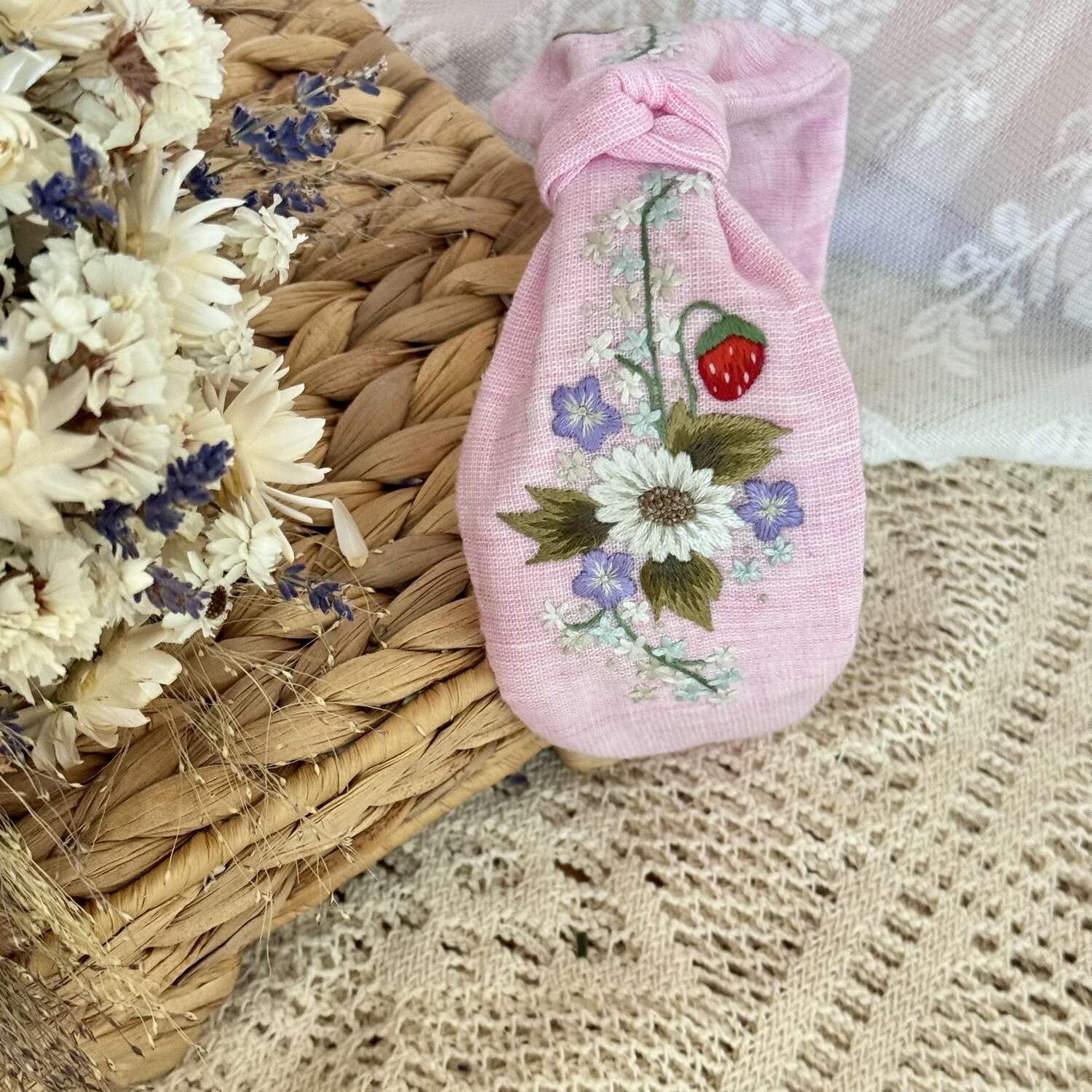 Mansikan kukka turbaanipanta