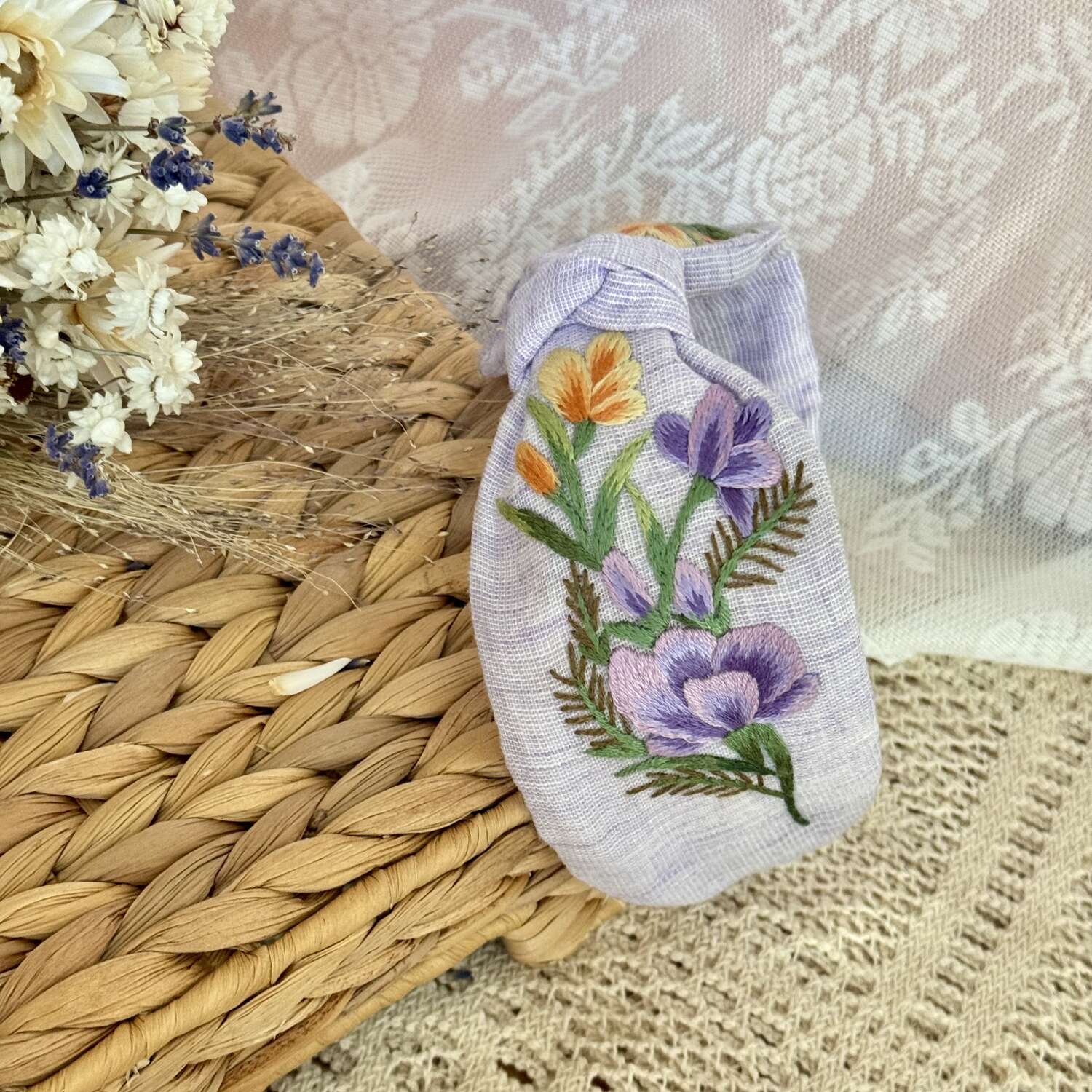 Violetti lilja turbaanipanta