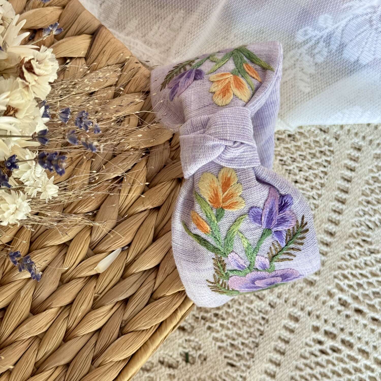 Violetti lilja turbaanipanta