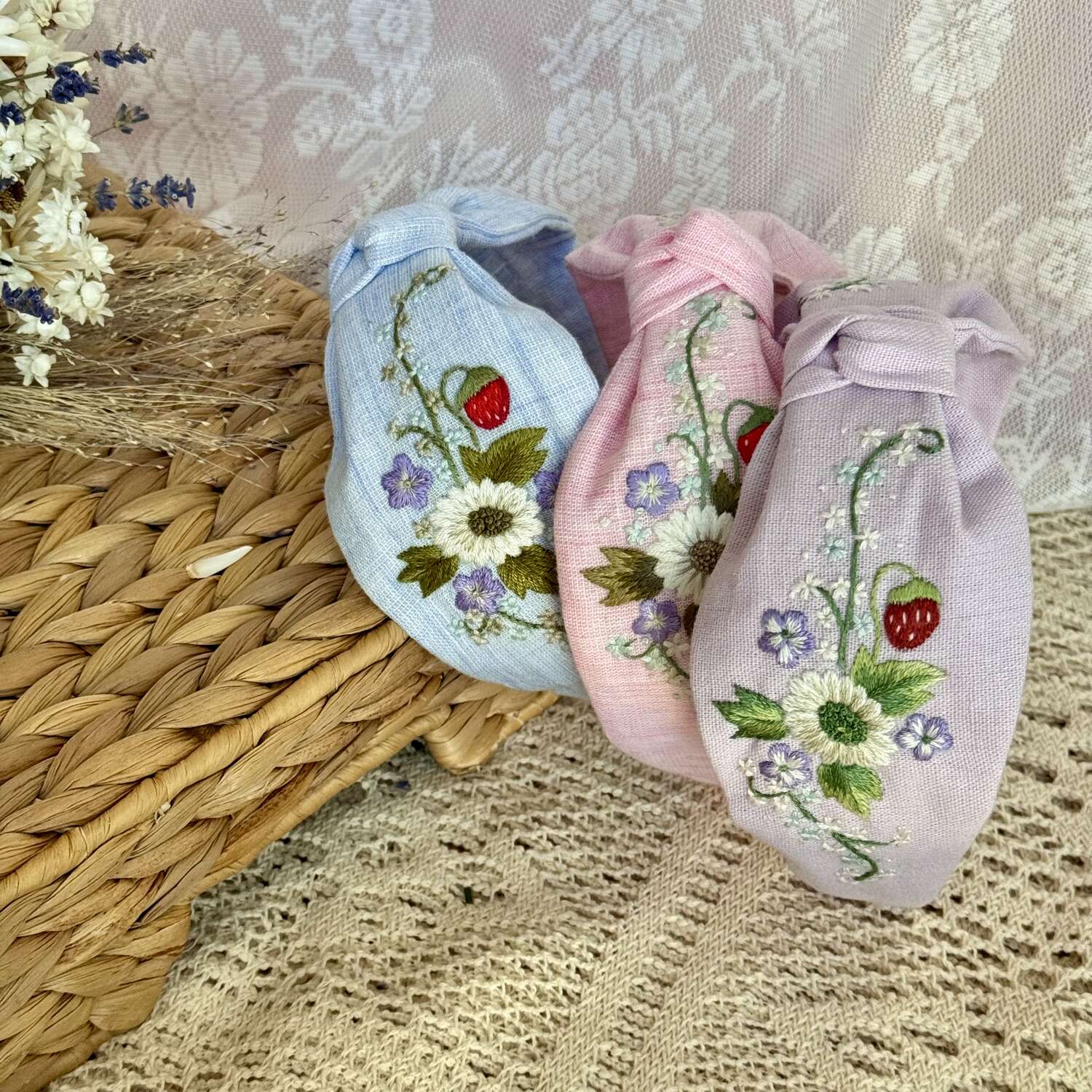 Mansikan kukka turbaanipanta