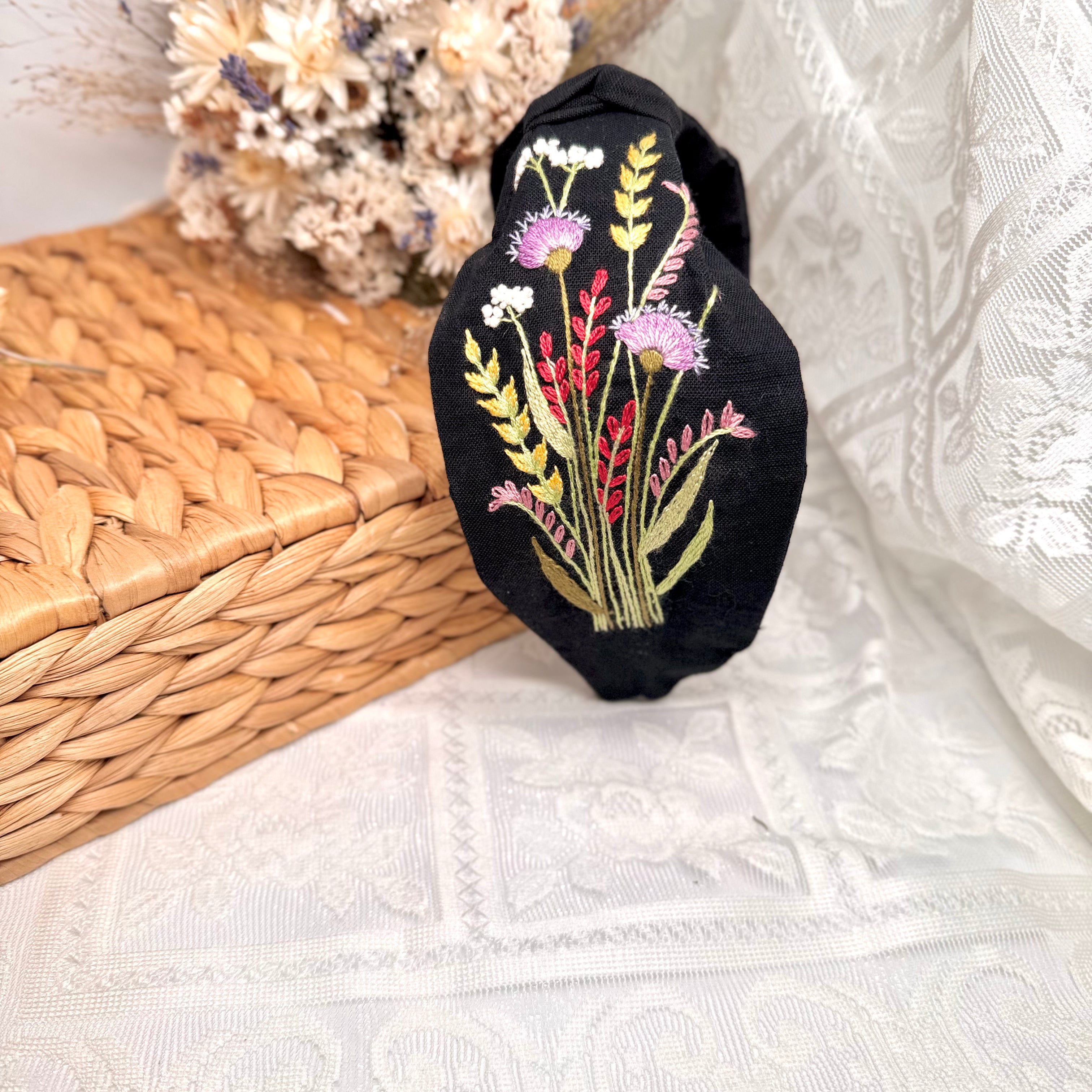 Niittyohdakkeen ja ohran turbaanipanta