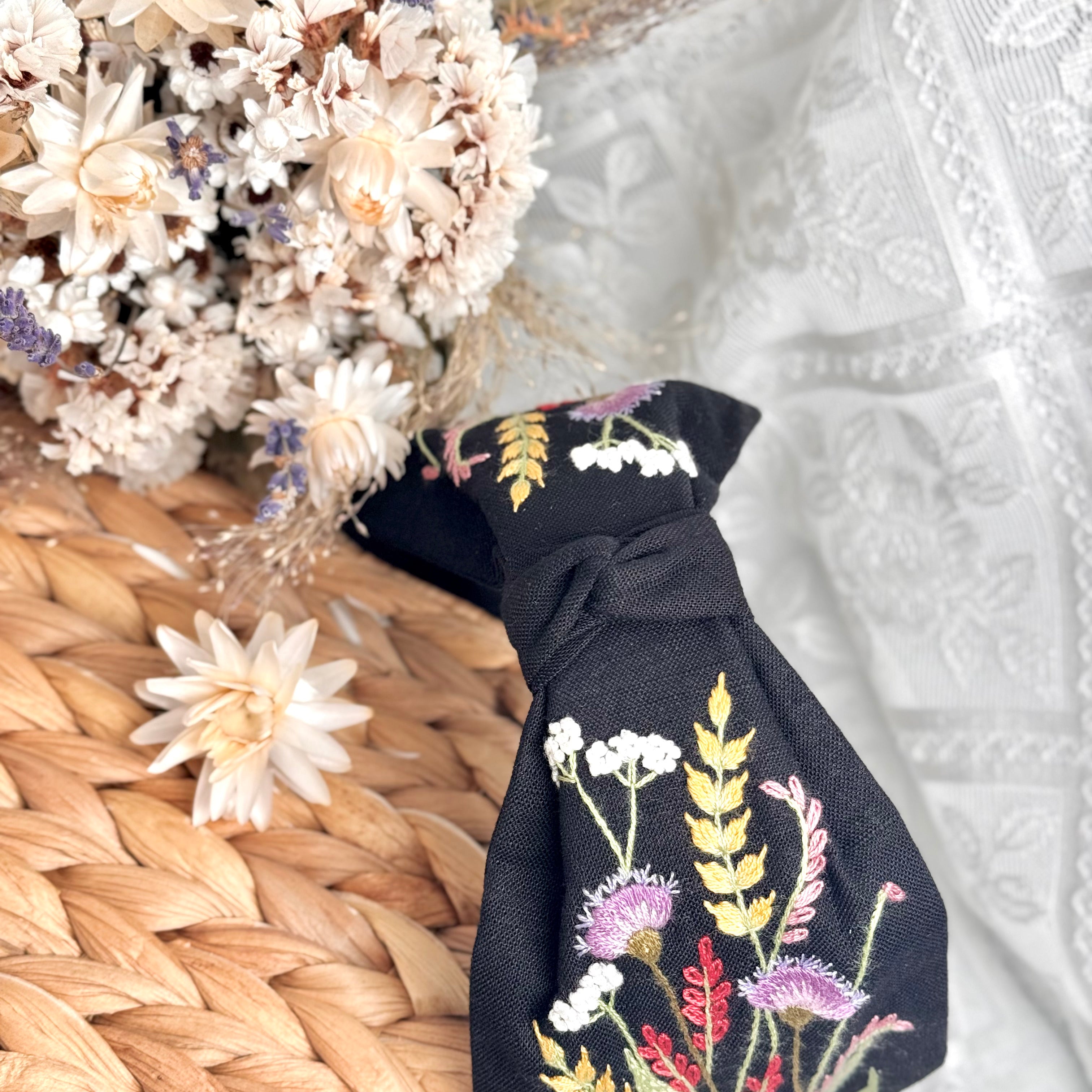 Niittyohdakkeen ja ohran turbaanipanta