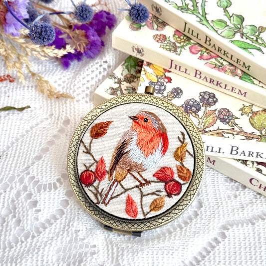 Robin & Autumn Leaves