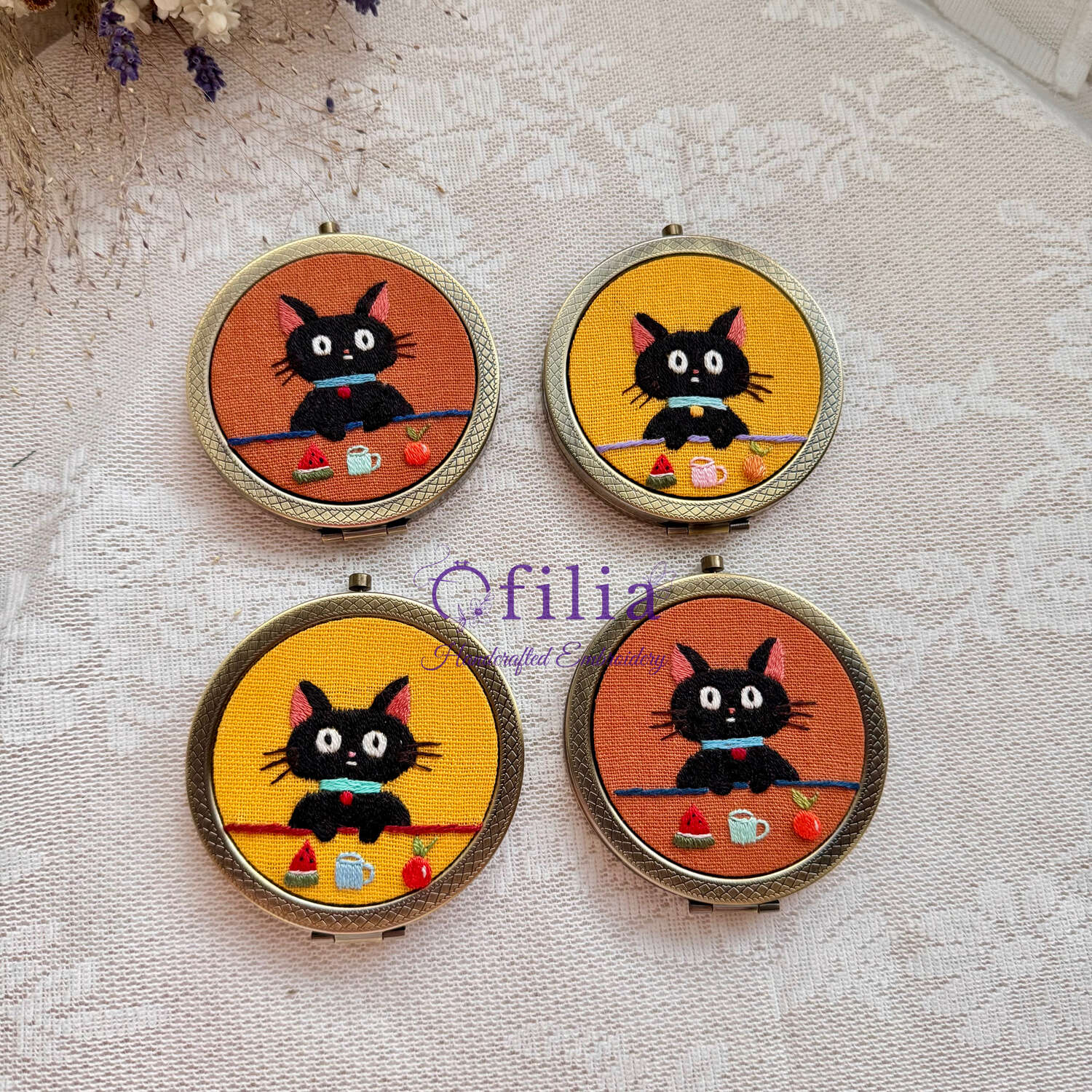 Käsinkirjailtu Jijin taskupeili – Ofilia Handmade