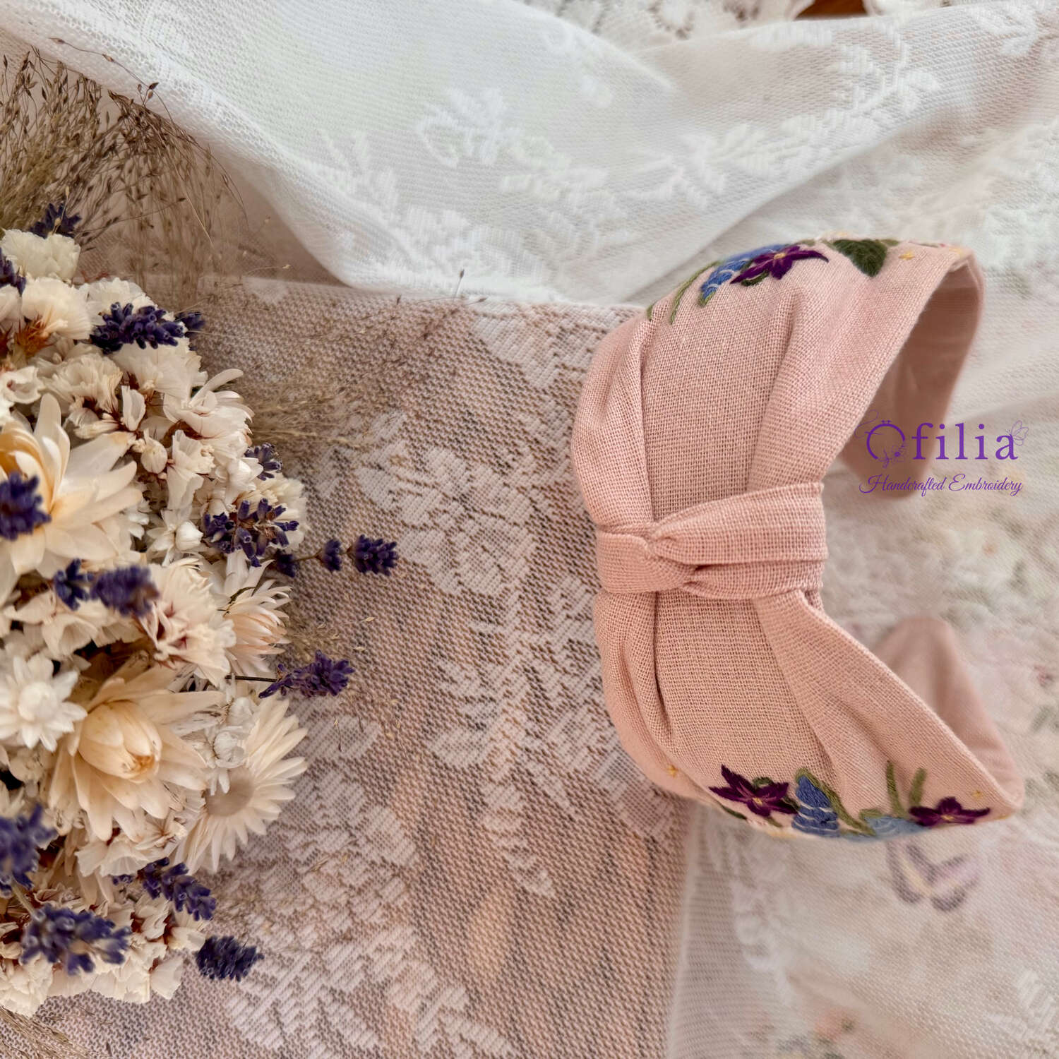 Käsinkirjailtu Kesäkukka turbaanipanta – Ofilia Handmade