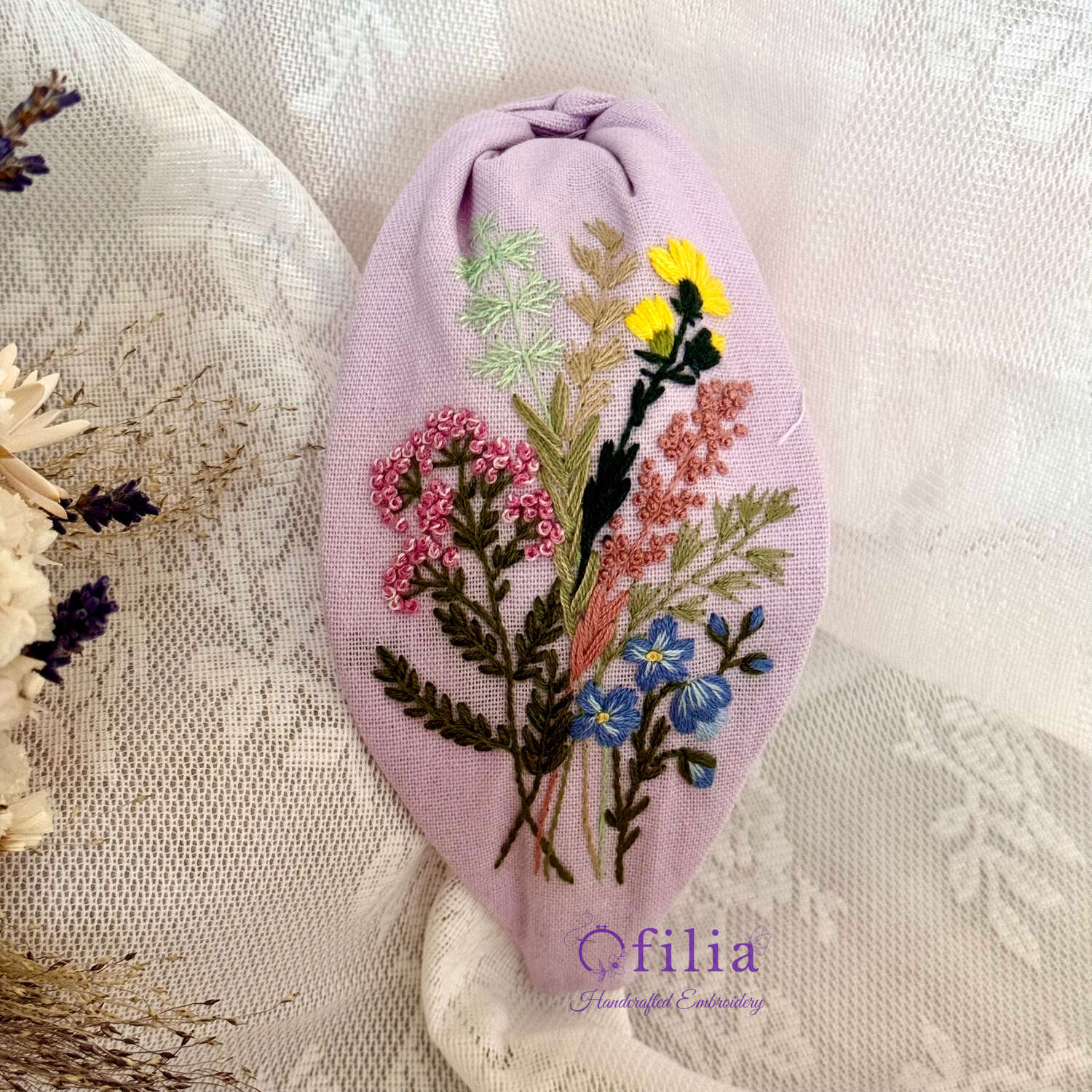 Käsinkirjailtu Niittykukka turbaanipanta – Ofilia Handmade