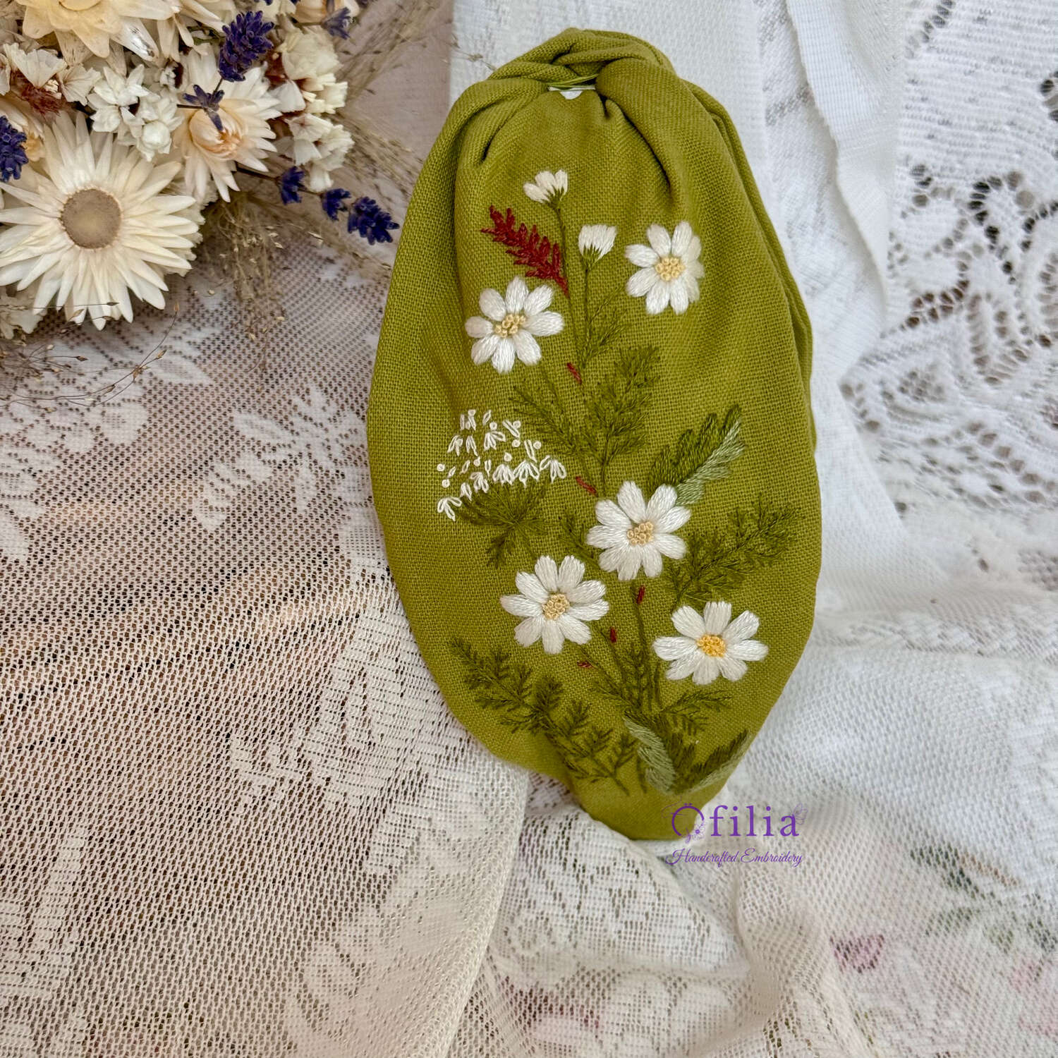 Käsinkirjailtu Päivänkakkara turbaanipanta – Ofilia Handmade