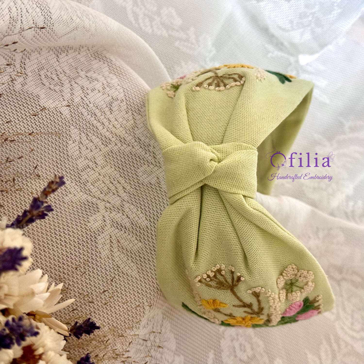 Käsinkirjailtu Puna-apila ja voikukka turbaanipanta – Ofilia Handmade