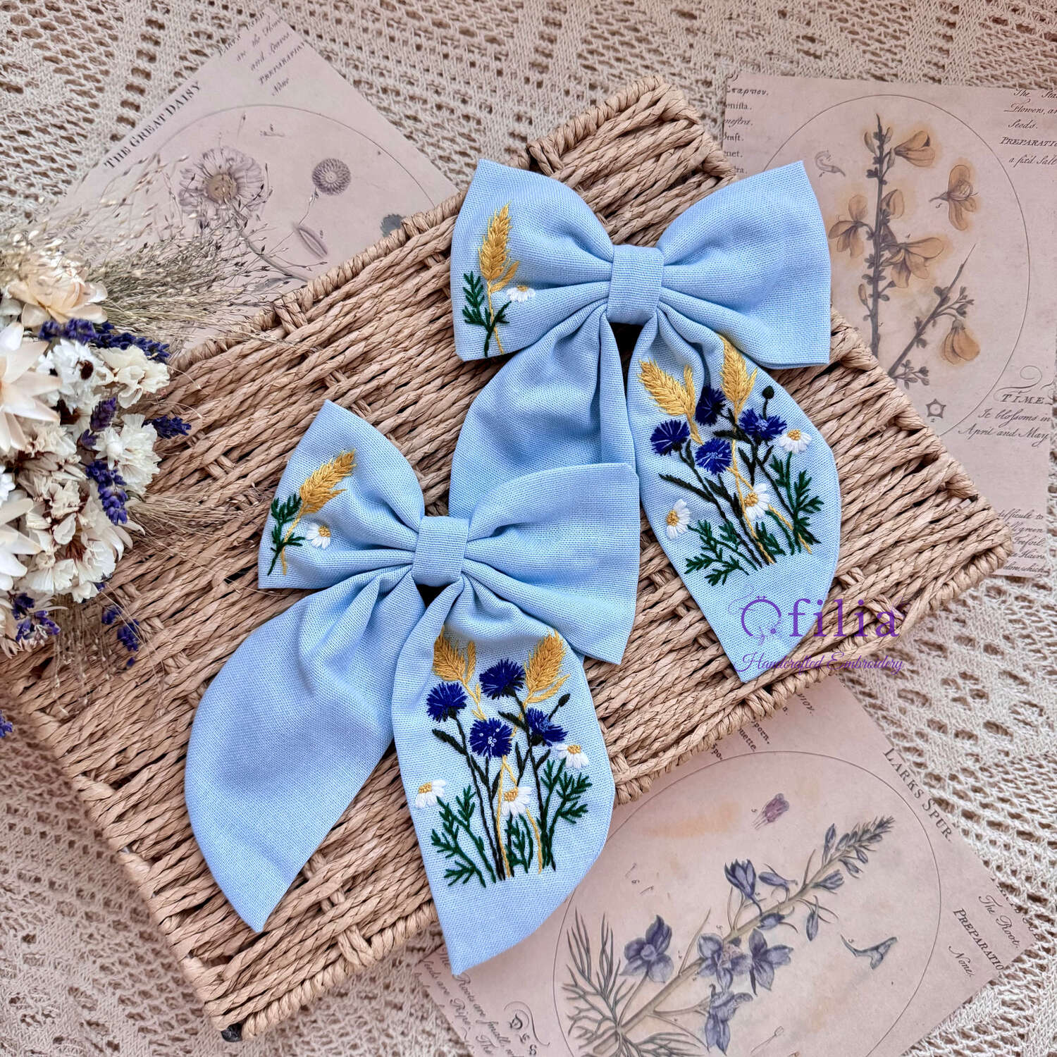 Käsinkirjailtu Ruiskaunokki ja ohra hiusrusetti – Ofilia Handmade