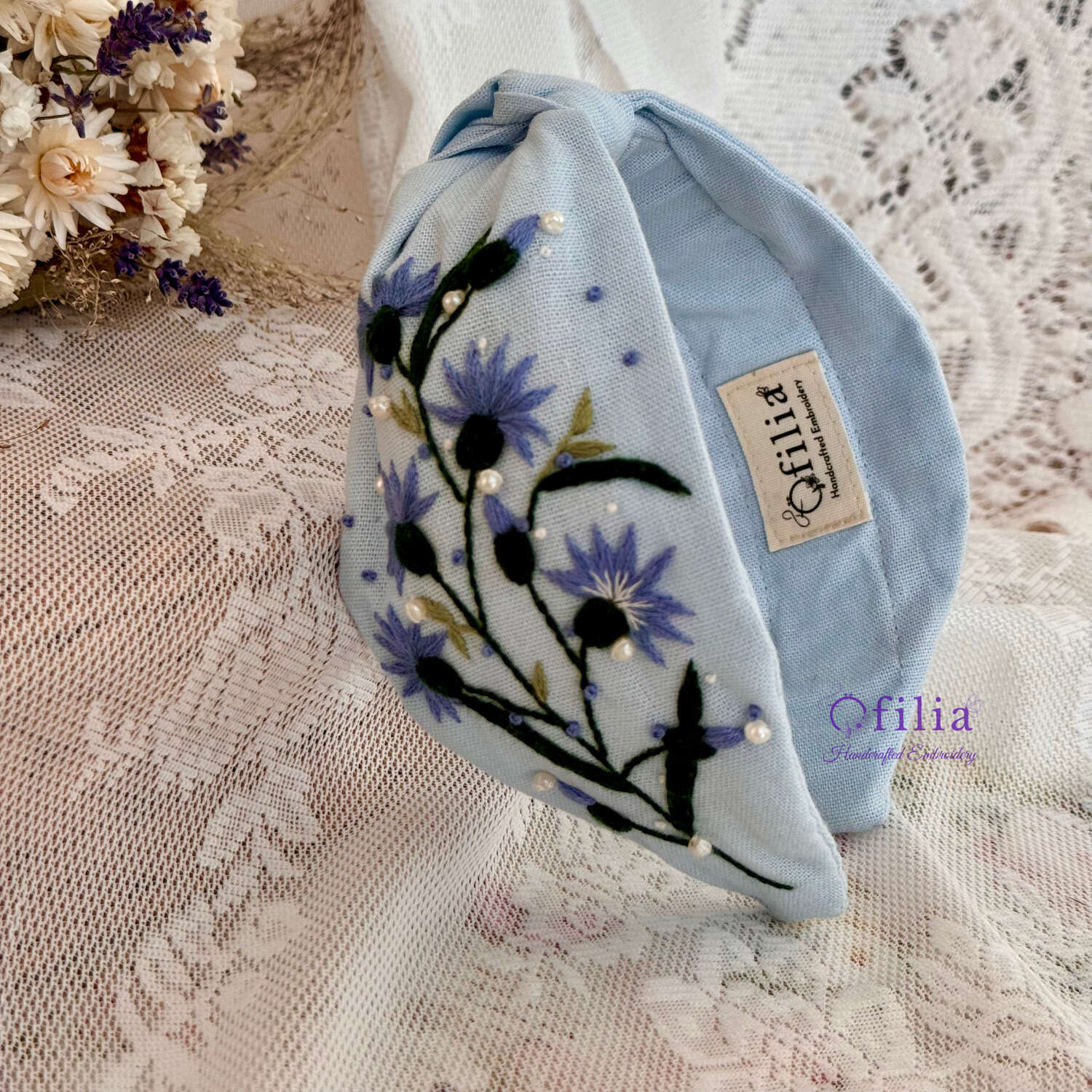 Käsinkirjailtu Ruiskaunokki turbaanipanta – Ofilia Handmade