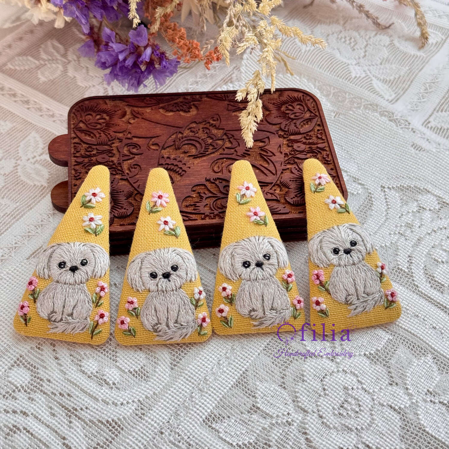 Käsinkirjailtu Shih Tzu Koira Hiuspinni – Ofilia Handmade