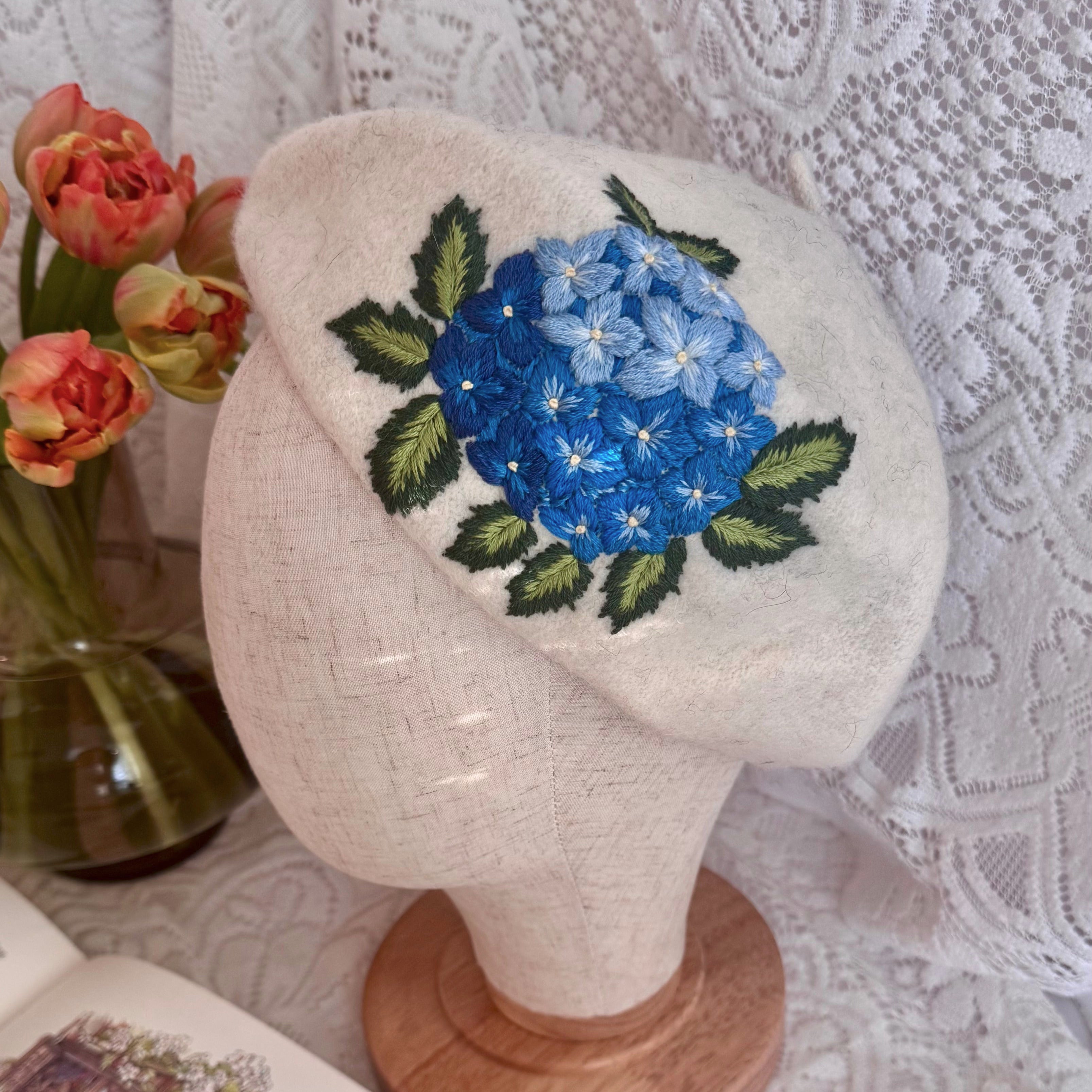 Sininen hortensia baretti - Kermavalkoinen 