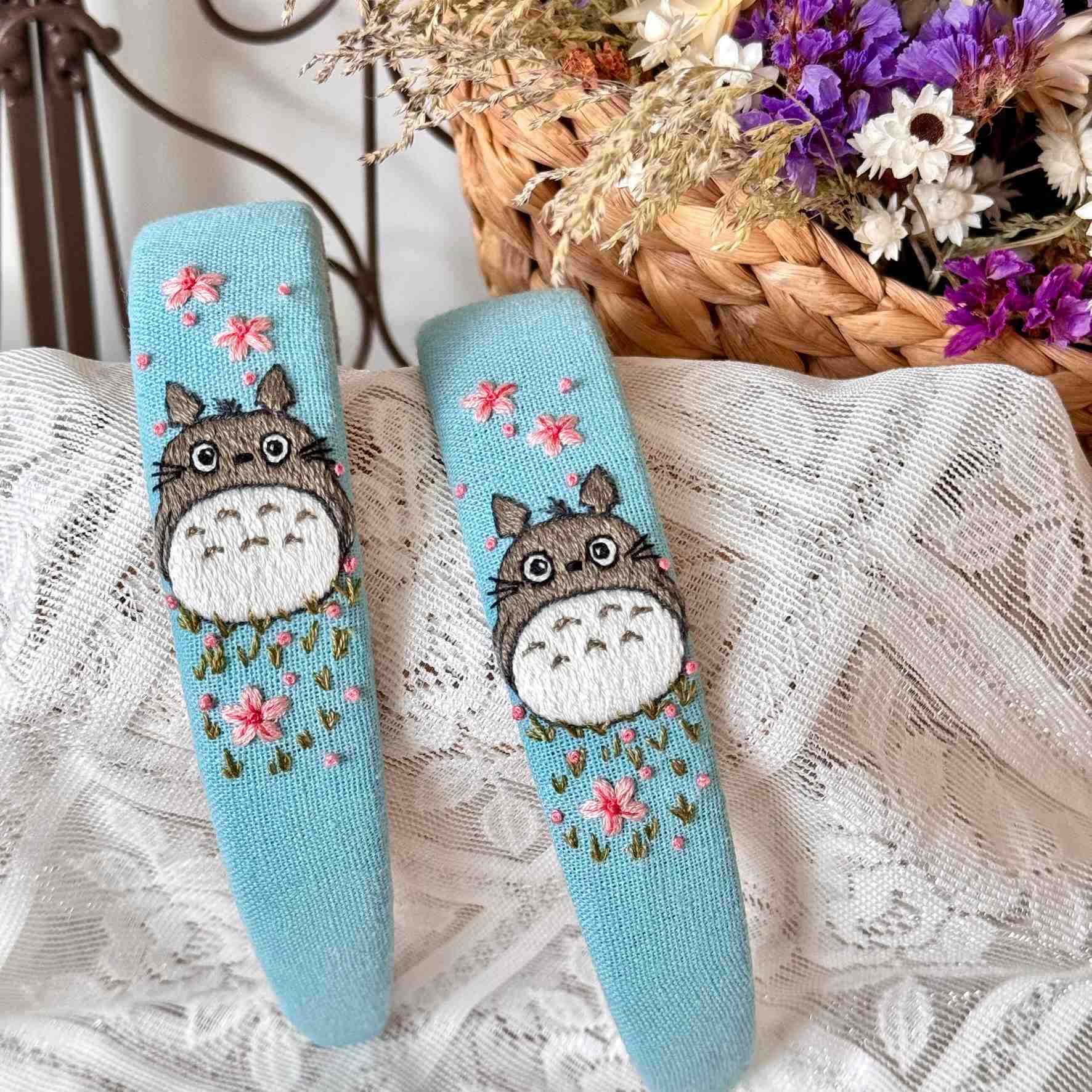 Totoro ja Kirsikankukka Hiuspanta