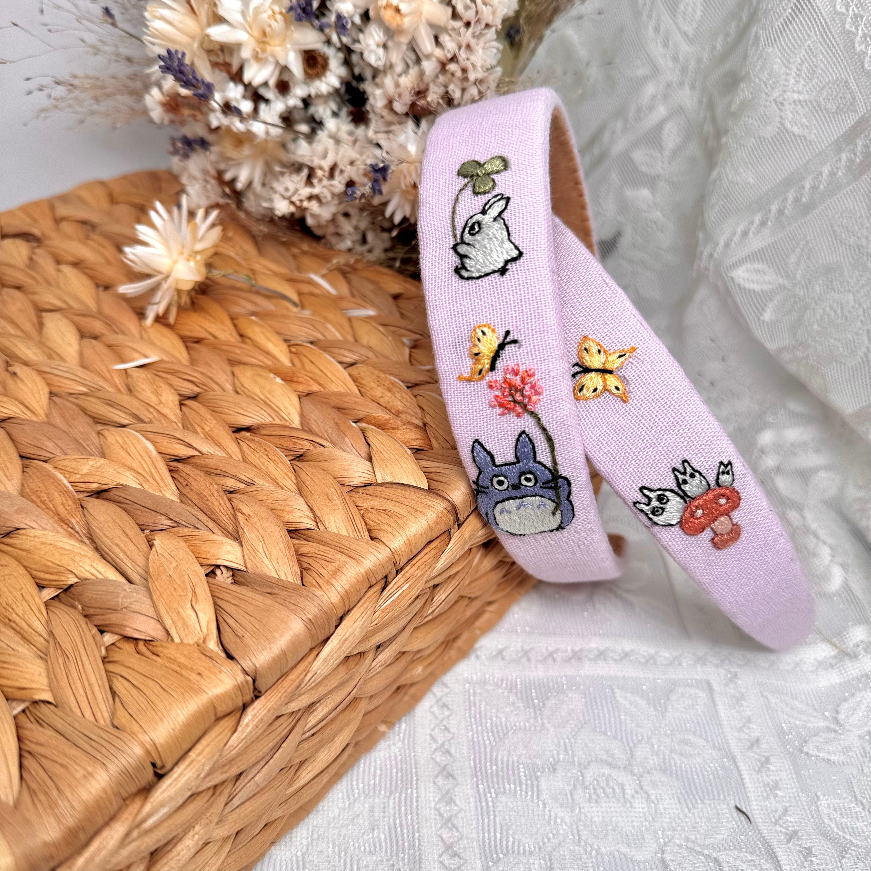 Käsin kirjottu hiuspanta, Totoro ja Apilan -aihe