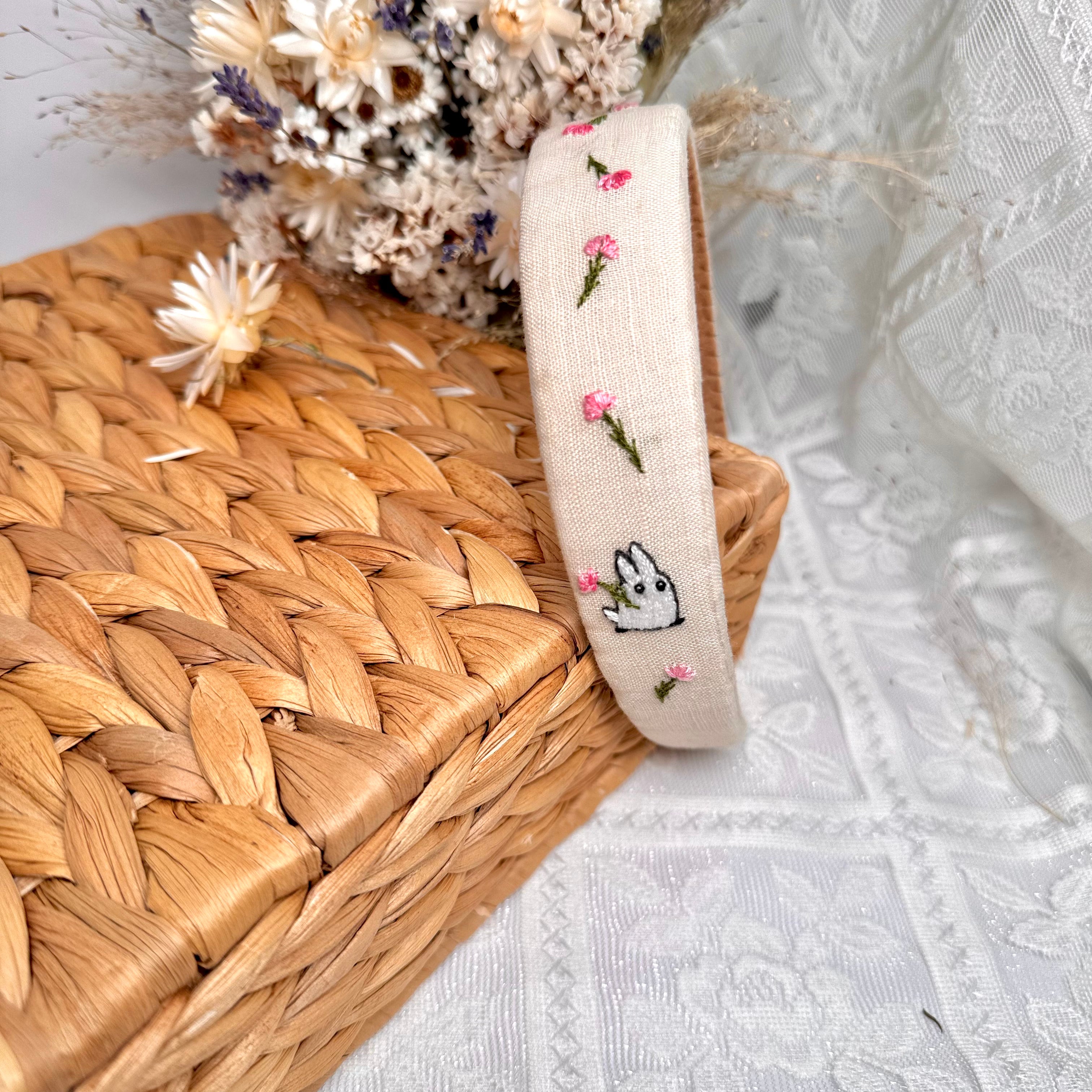 Käsin kirjottu hiuspanta, Totoro ja Kevätkukat -aihe