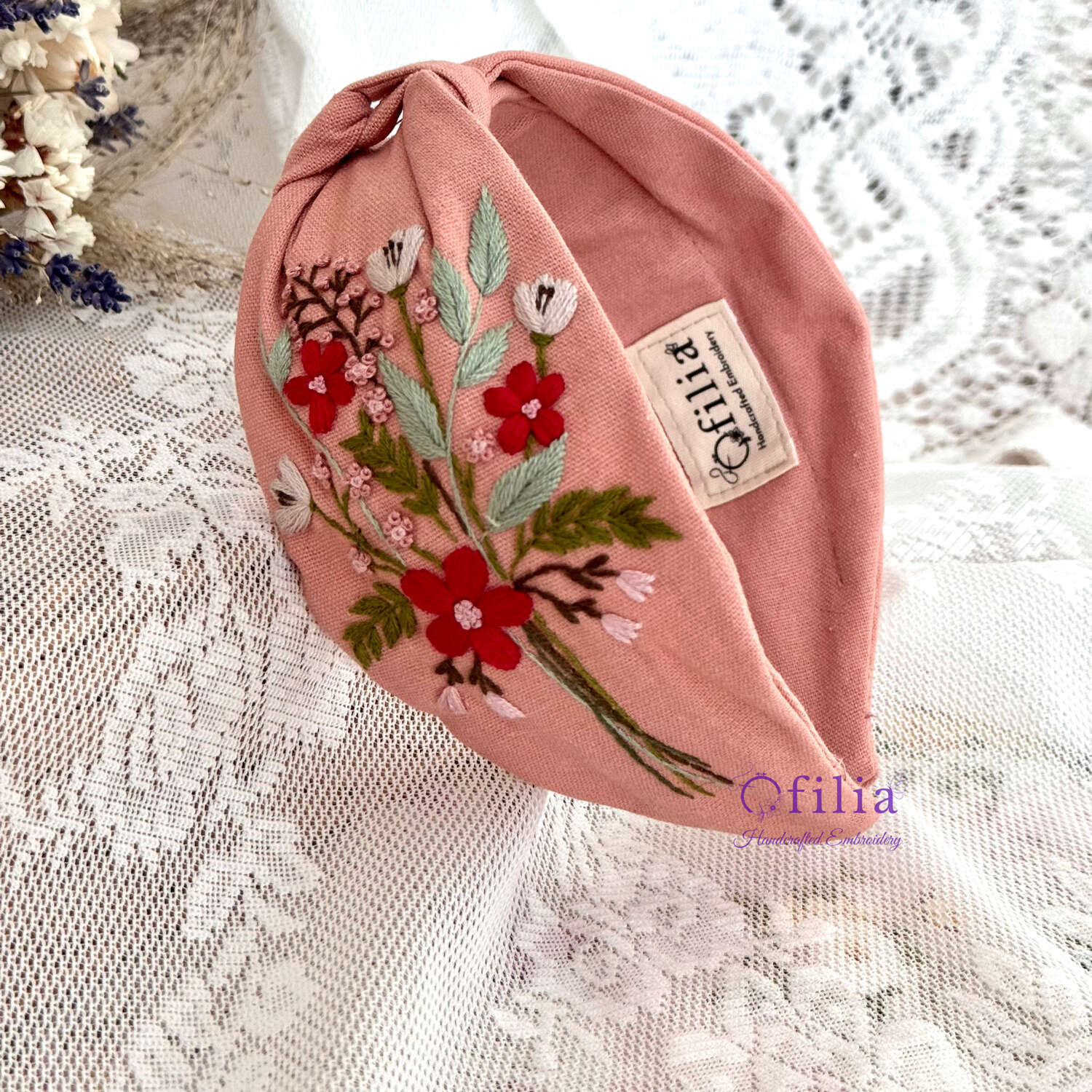 Käsinkirjailtu Villipunainen Puutarha turbaanipanta – Ofilia Handmade