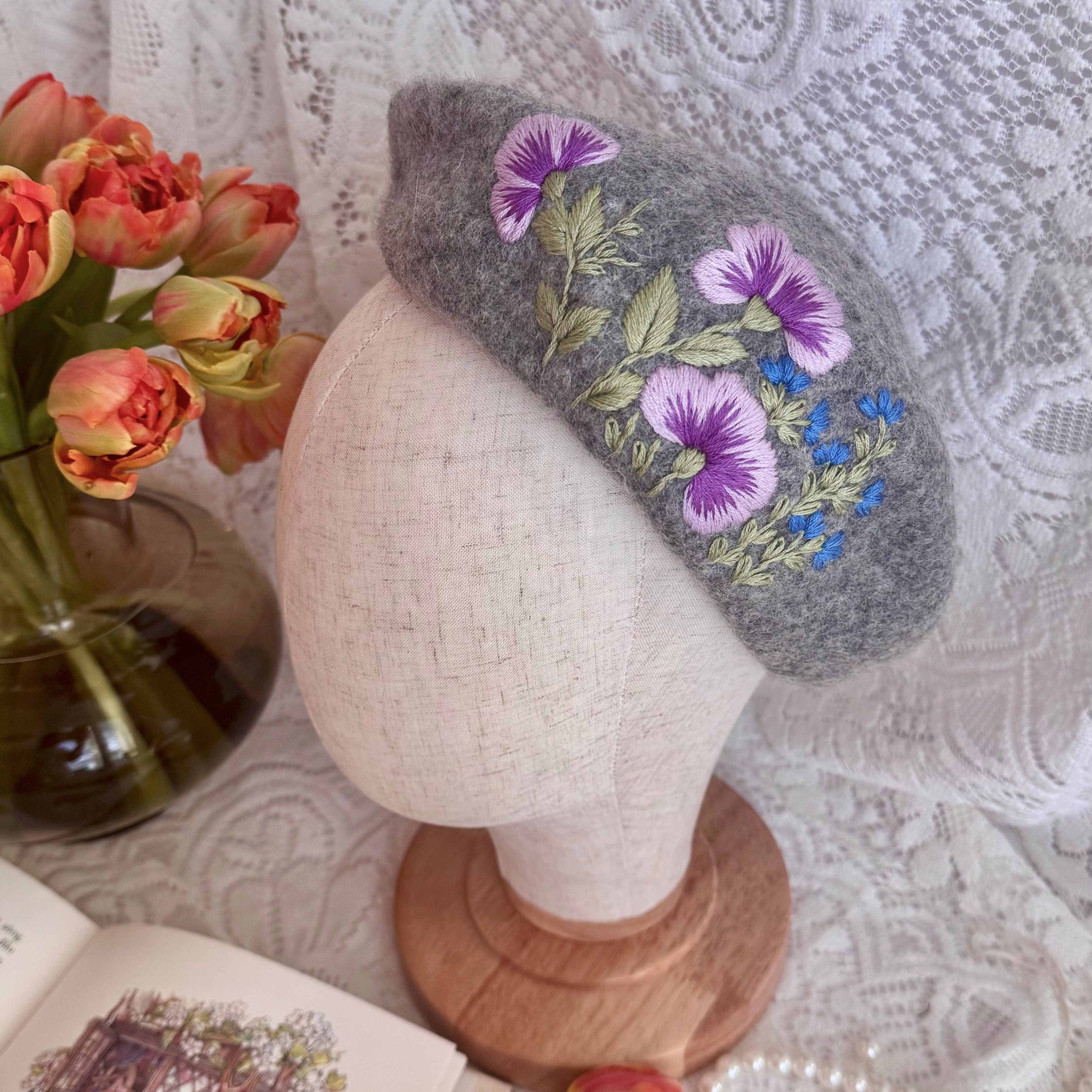 Violetti Viola-orvokki baretti