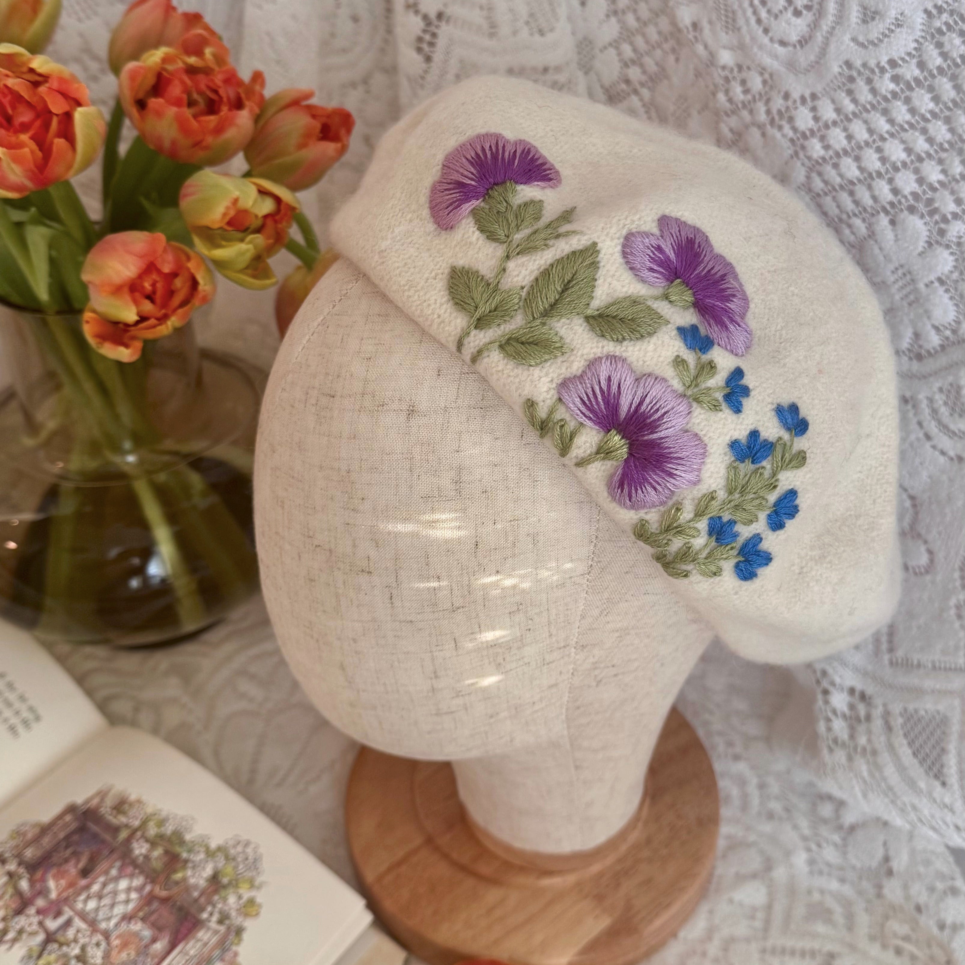 Violetti Viola-orvokki baretti