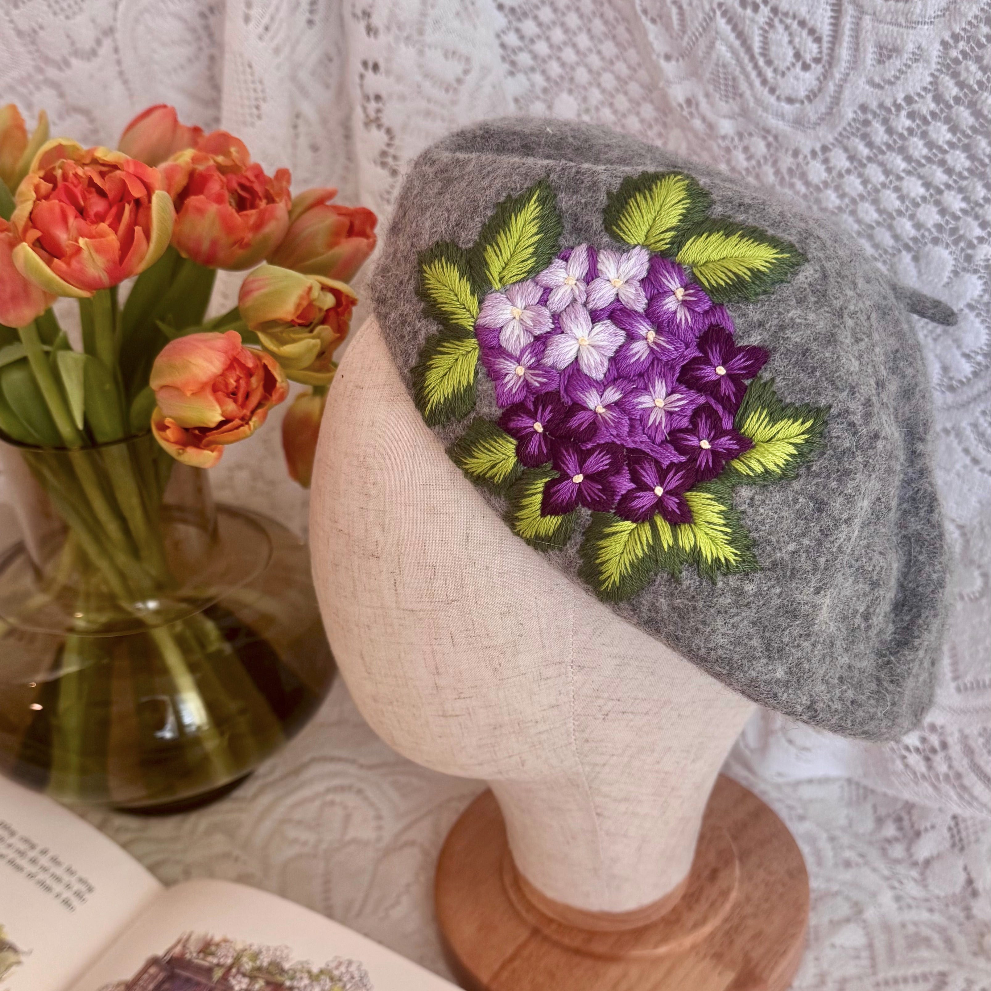 Violetti hortensia baretti